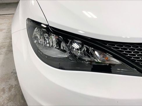 New 2026 Chrysler Voyager LX image 28