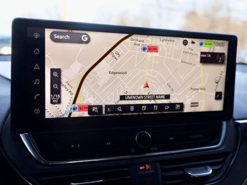 Used 2023 Nissan Altima 2.0 SR image 3