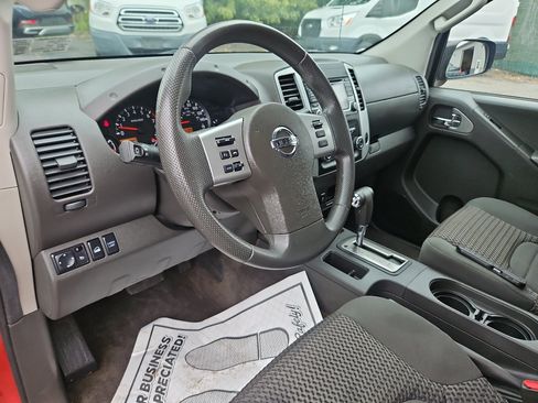 Used 2015 Nissan Frontier SV image 14