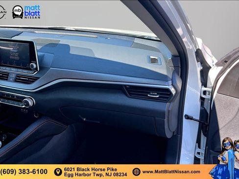 Certified 2023 Nissan Altima 2.5 SR FWD image 14