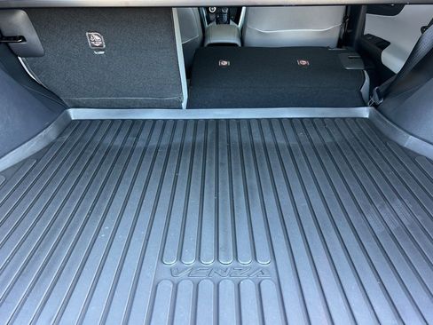 Certified 2024 Toyota Venza LE image 19