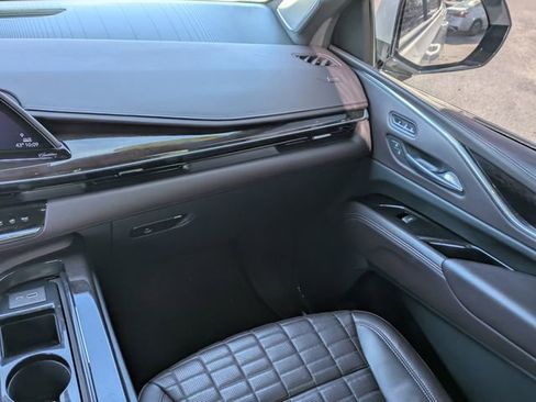 Used 2021 Cadillac Escalade Sport Platinum image 16