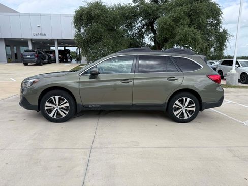 Used 2018 Subaru Outback 2.5i Limited AWD/4WD image 3
