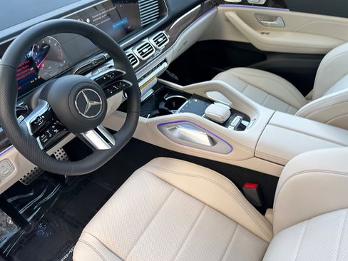 New 2026 Mercedes-Benz GLS 450 4MATIC image 9