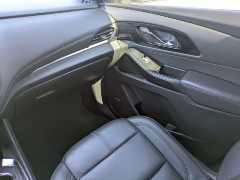 Used 2023 Chevrolet Traverse RS w/ LPO, Floor Liner Package AWD/4WD image 12