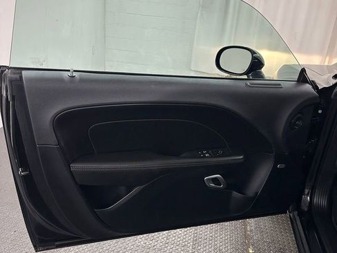 Used 2018 Dodge Challenger SXT Plus RWD image 8
