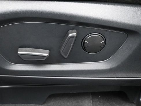 Used 2023 Ford Explorer XLT image 33