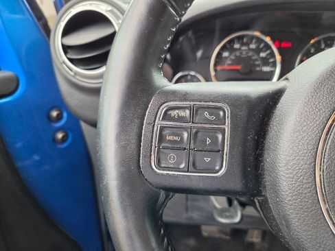 Used 2016 Jeep Wrangler Unlimited Sahara w/ Max Tow Package AWD/4WD image 12