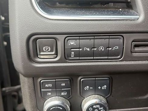 Used 2021 GMC Yukon SLT image 10