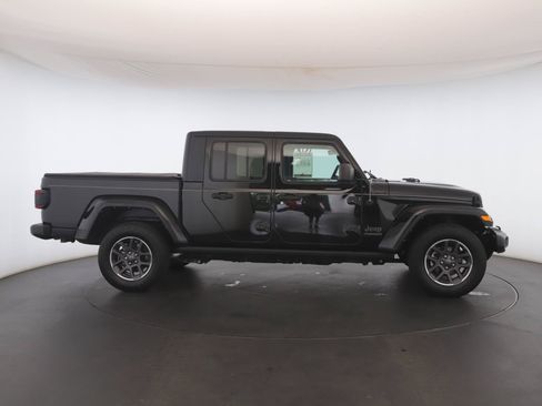 Used 2021 Jeep Gladiator Sport w/ Quick Order Package 24Q 80Th AWD/4WD image 22