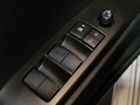 Used 2023 Toyota Camry SE FWD image 27