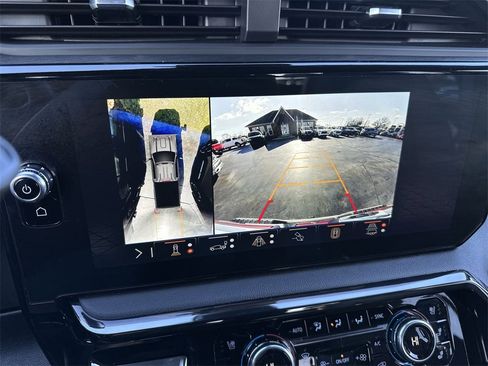 Used 2024 GMC Sierra 2500 AT4 image 17