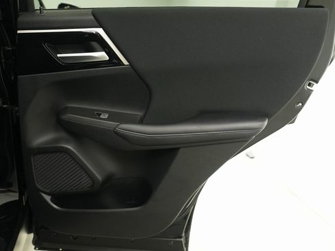 Used 2025 Mitsubishi Outlander ES image 18