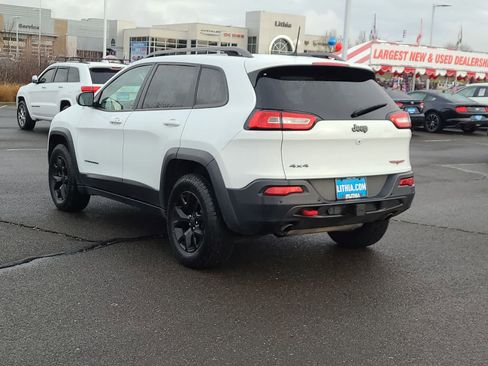 Used 2016 Jeep Cherokee Trailhawk w/ Comfort/Convenience Group image 12