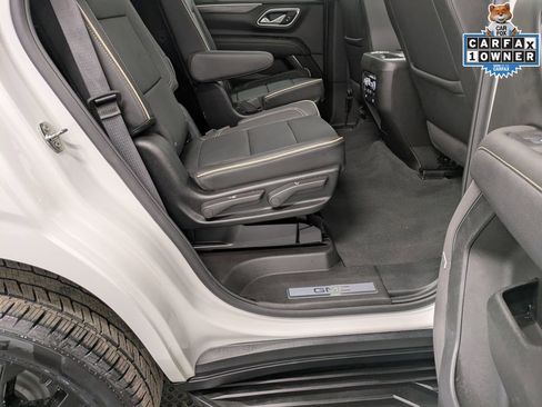 Used 2024 GMC Yukon SLT w/ SLT Premium Package AWD/4WD image 32