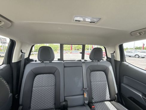 Used 2022 Chevrolet Colorado Z71 AWD/4WD image 11