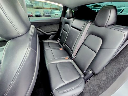 Used 2024 Tesla Model Y Long Range image 23