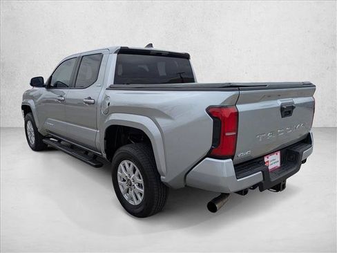 Certified 2025 Toyota Tacoma SR5 AWD/4WD image 8