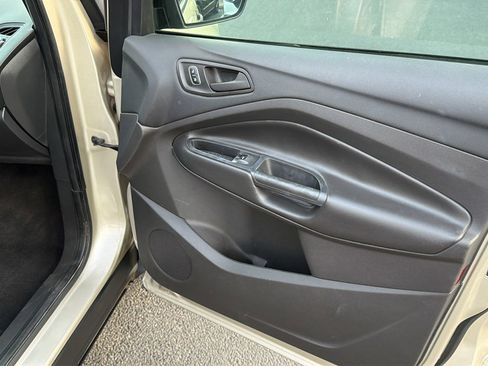 Used 2017 Ford Escape S image 34