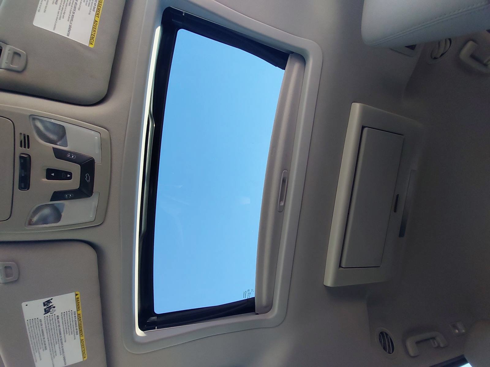 Used 2016 Toyota Sienna XLE Premium FWD image 31