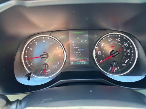 Used 2021 Toyota RAV4 XLE image 15