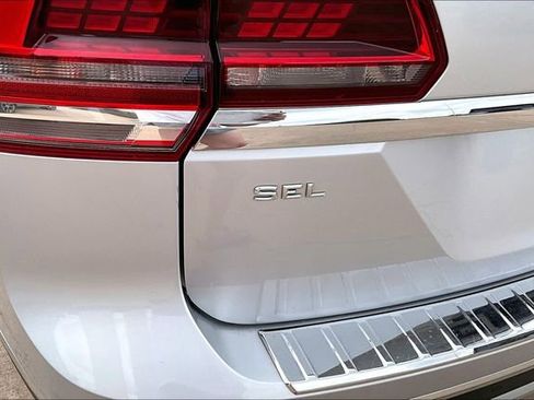 Used 2019 Volkswagen Atlas SEL FWD image 34