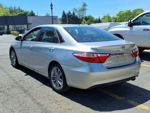 Used 2015 Toyota Camry SE FWD image 7