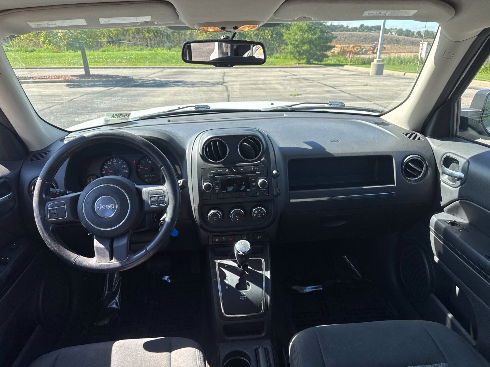 Used 2012 Jeep Patriot Latitude w/ Sun/Sound Group AWD/4WD image 15