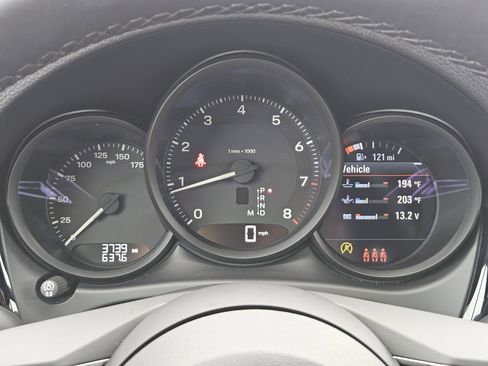 Certified 2026 Porsche Macan AWD/4WD image 16