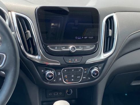 Certified 2024 Chevrolet Equinox Premier FWD image 10