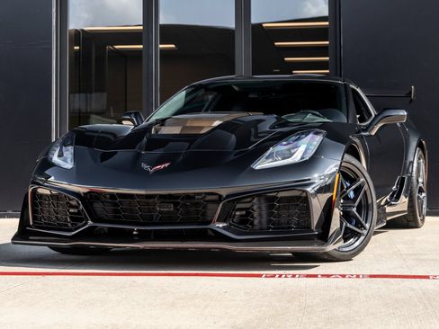 Used 2019 Chevrolet Corvette ZR1 w/ ZTK Track Performance Package RWD image 1