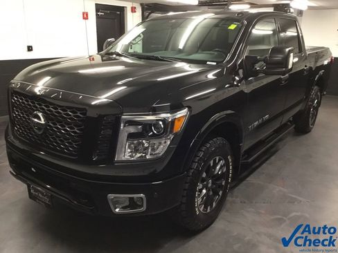 Used 2019 Nissan Titan PRO-4X w/ Pro-4x Convenience Package AWD/4WD image 6