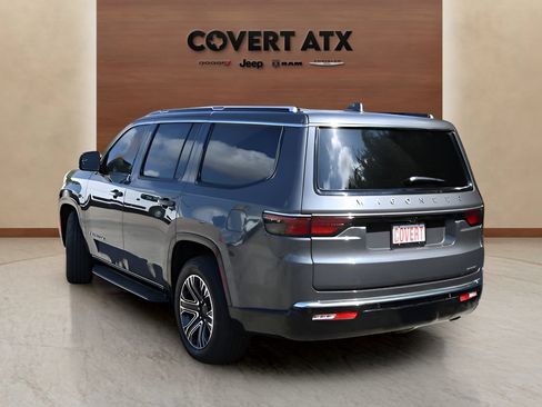 Used 2022 Jeep Wagoneer Series III w/ Flexible Seating Group RWD image 3