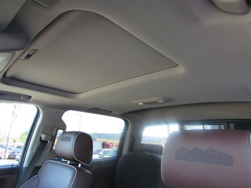 Used 2014 Chevrolet Silverado 1500 High Country w/ High Country Premium Package AWD/4WD image 16