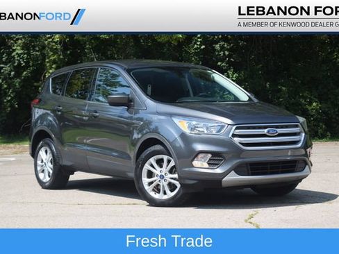 Used 2019 Ford Escape SE FWD image 1