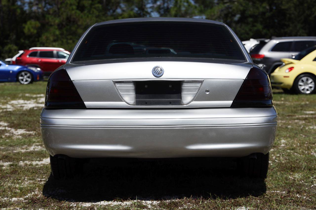 Used 2005 Ford Crown Victoria LX RWD image 9