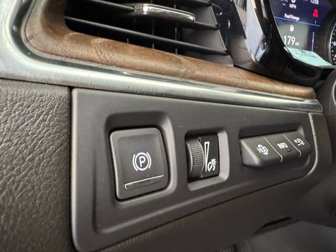Used 2022 Cadillac XT5 Premium Luxury w/ Platinum Package AWD/4WD image 6