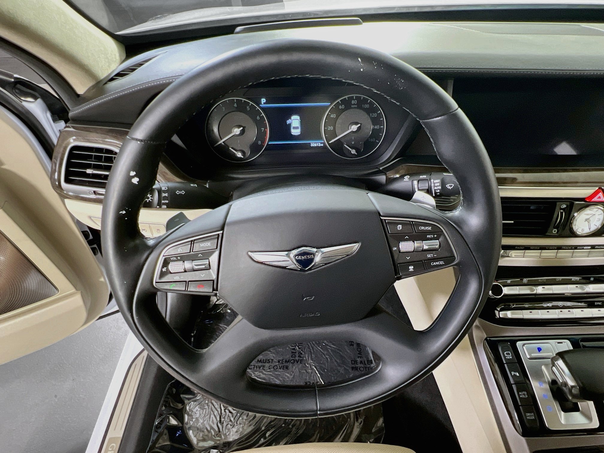 Used 2019 Genesis G90 3.3T Premium RWD image 11