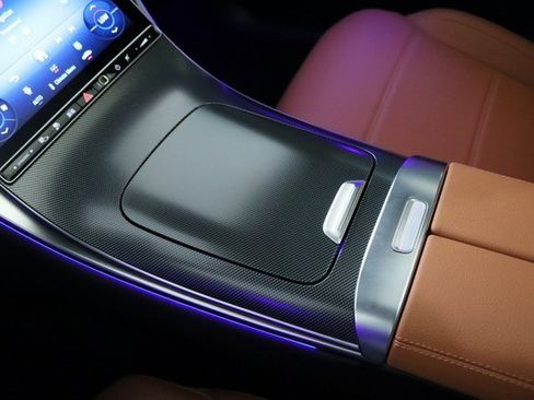 Used 2025 Mercedes-Benz GLC 350e GLC 350e w/ Driver Assistance Package image 27