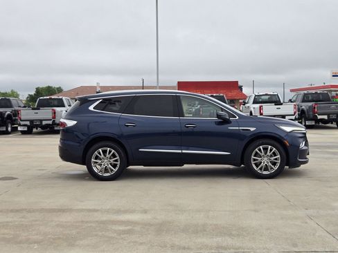 Used 2023 Buick Enclave Essence w/ Experience Buick Package AWD/4WD image 7