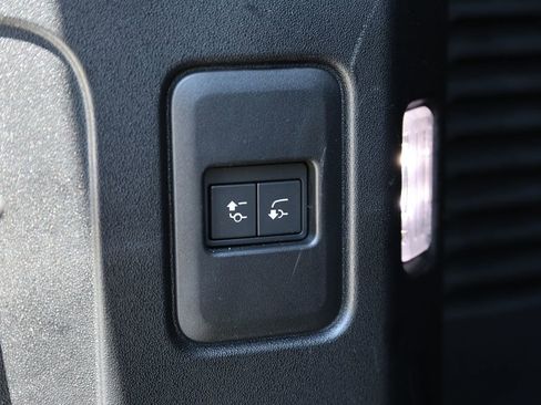 Used 2023 Land Rover Defender 130 SE AWD/4WD image 8