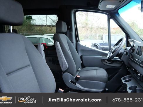 Used 2024 Mercedes-Benz Sprinter 2500 image 19