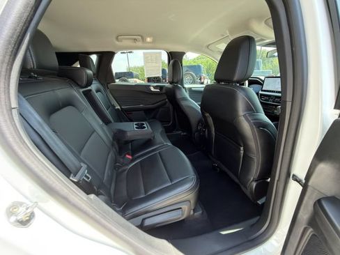 Used 2023 Ford Escape Platinum AWD/4WD image 11