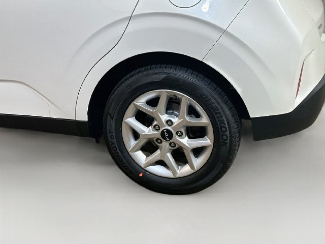 Used 2023 Kia Soul S FWD image 5