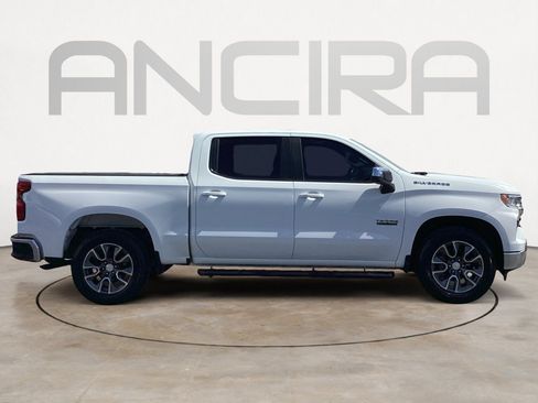 Used 2022 Chevrolet Silverado 1500 LT image 12