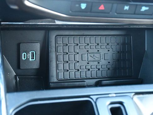 Used 2023 Ford F150 Lightning Lariat image 31