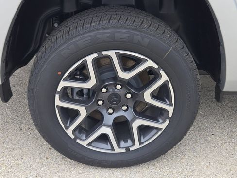 New 2026 RAM 1500 Laramie AWD/4WD image 22