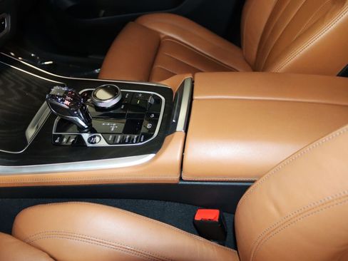 Used 2022 BMW X7 xDrive40i w/ Executive Package AWD/4WD image 34