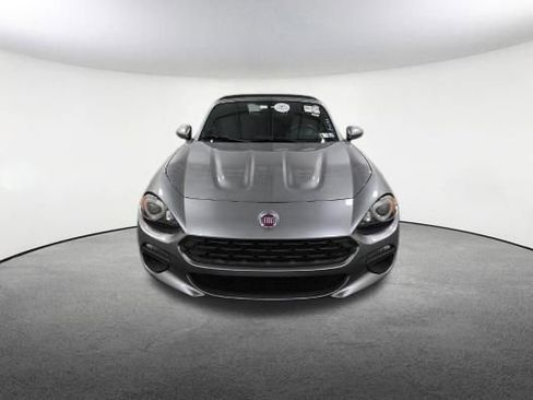 Used 2017 FIAT 124 Spider Classica image 2