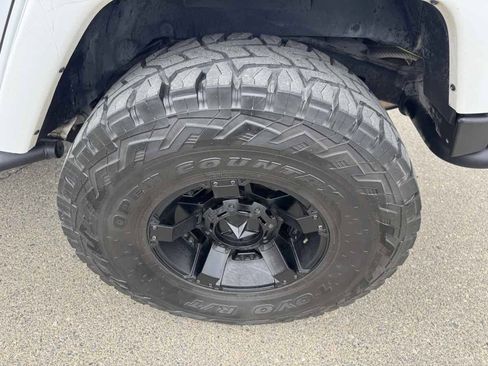Used 2016 Jeep Wrangler Unlimited Sahara AWD/4WD image 37